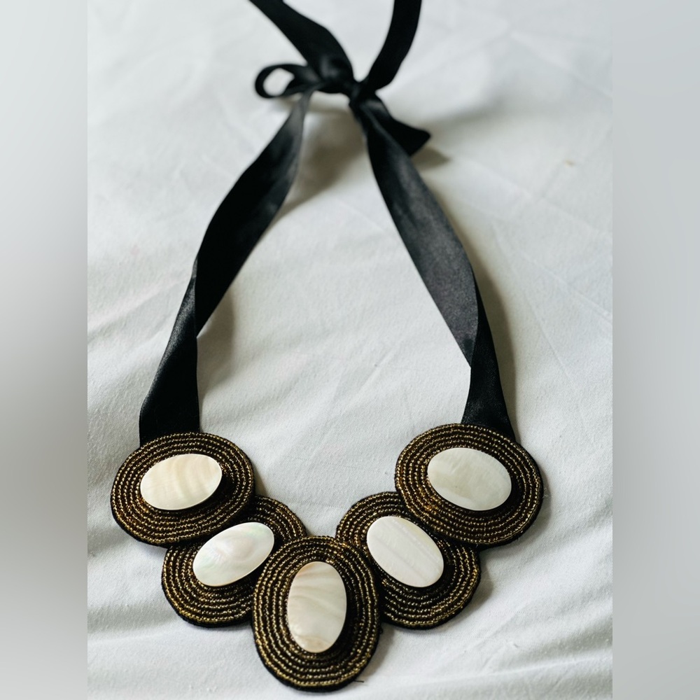 Cayetano Legacy Collection necklace:Anna-White w/blk bag